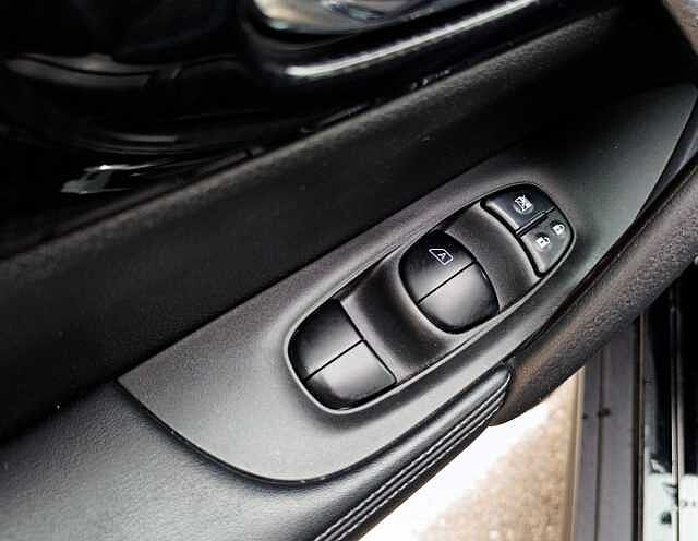 Nissan X-trail 1.3 DIG-T N-CONNECTA 120KW DCT 5P