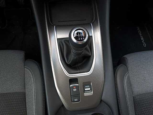 Nissan Qashqai 5P DIG-T E6E 103 KW (140 CV) MHEV 12V 6M/T 4X2 N-CONNECTA