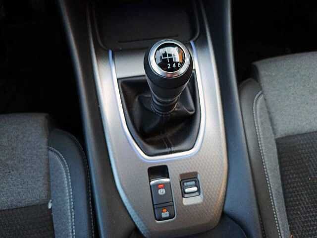 Nissan Qashqai 5P DIG-T E6E 103 KW (140 CV) MHEV 12V 6M/T 4X2 N-CONNECTA